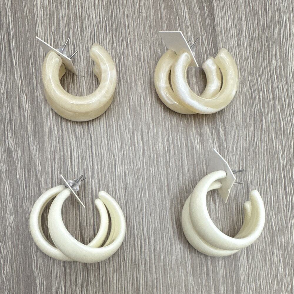 White Plastic Clip-On Double Hoop Earrings Set, Round Shape, 4 Pairs No Stone